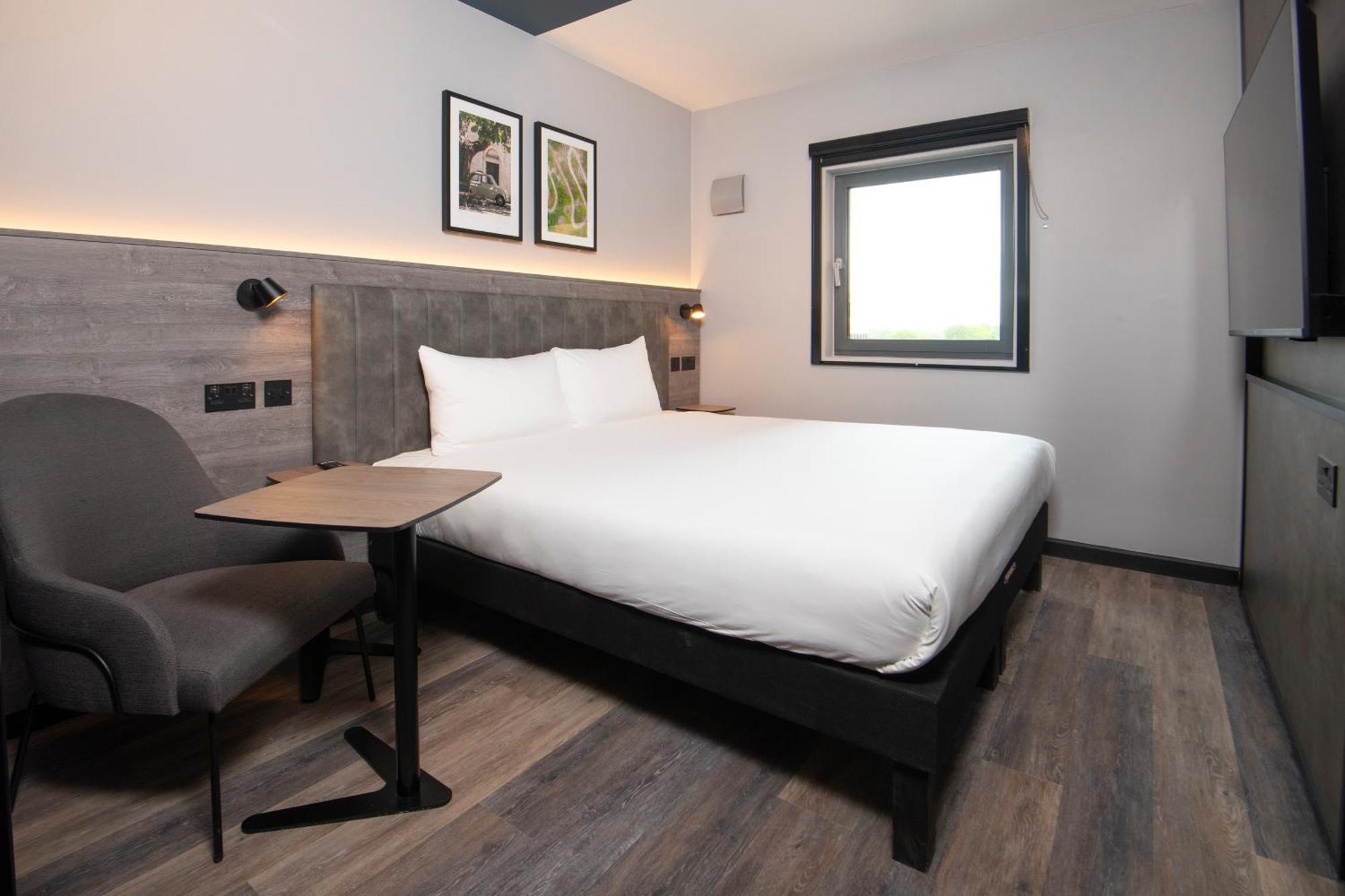 Ibis Styles London Gatwick Airport Crawley (West Sussex) Exterior foto