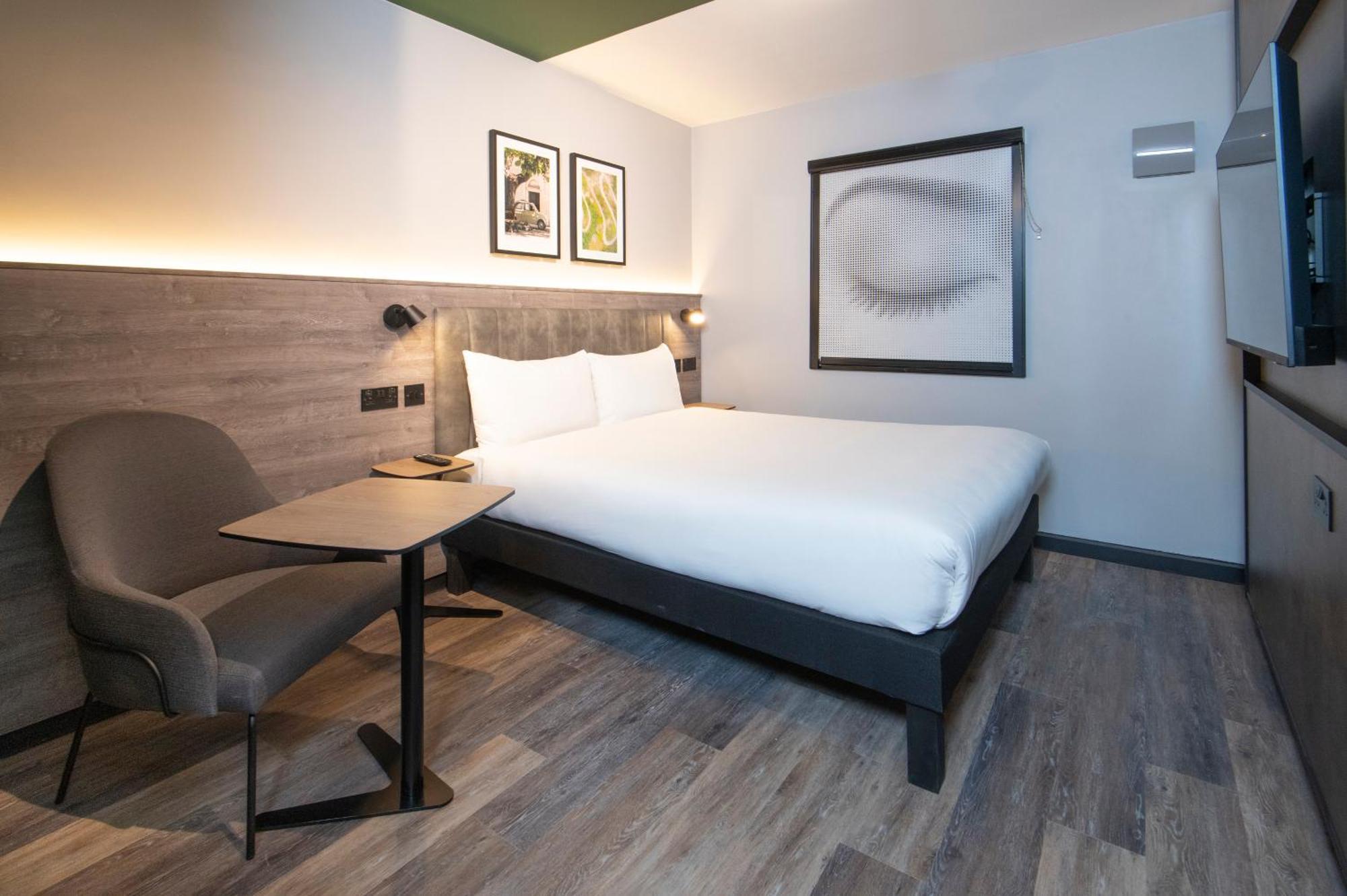 Ibis Styles London Gatwick Airport Crawley (West Sussex) Exterior foto