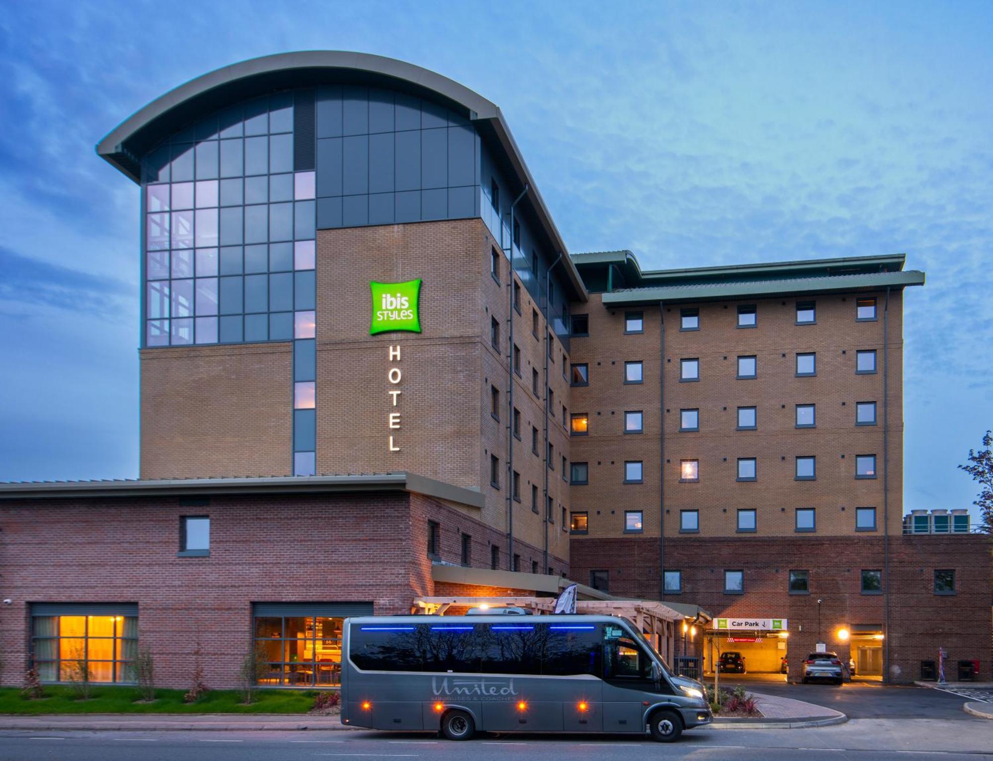 Ibis Styles London Gatwick Airport Crawley (West Sussex) Exterior foto