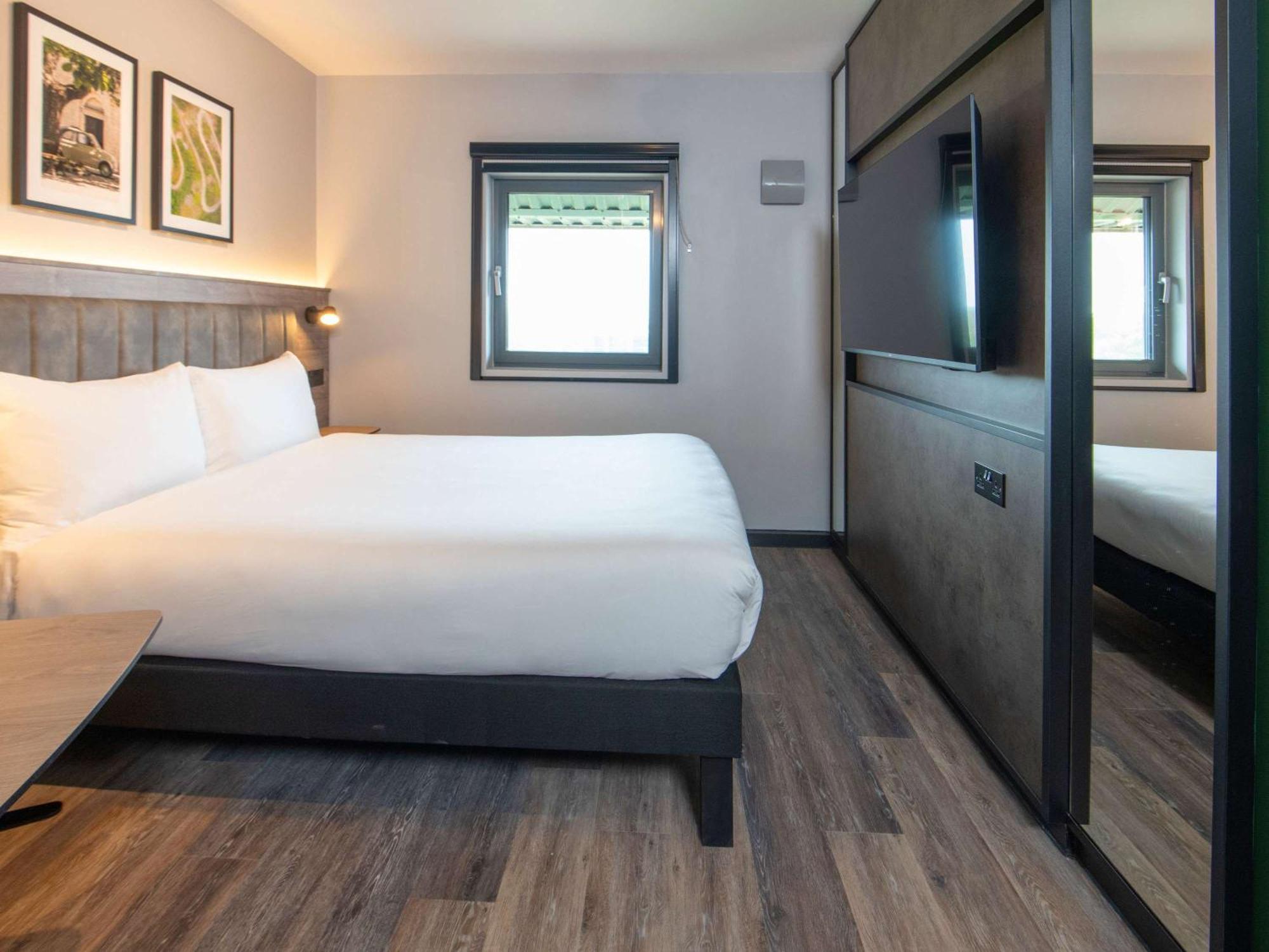 Ibis Styles London Gatwick Airport Crawley (West Sussex) Exterior foto