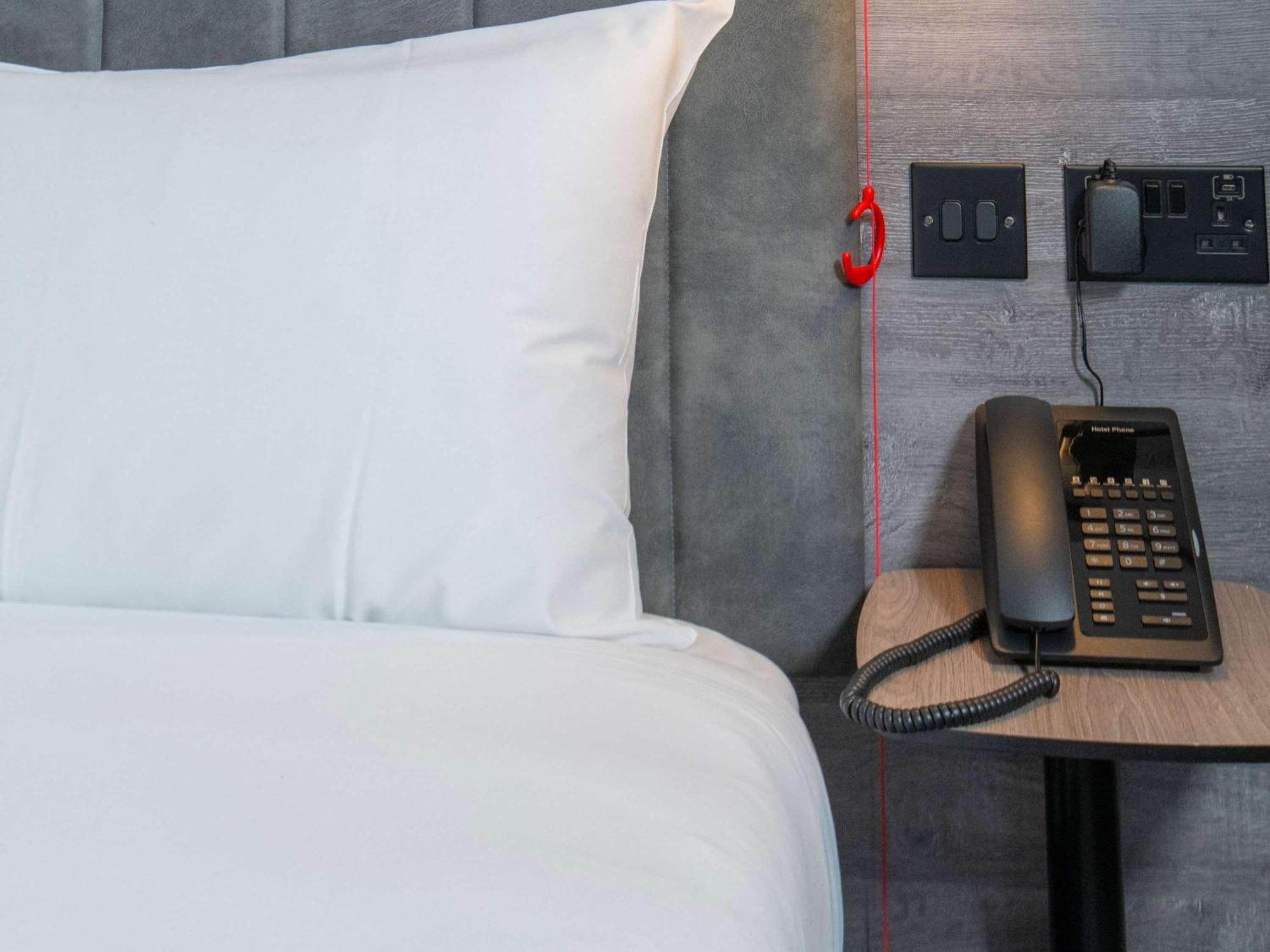 Ibis Styles London Gatwick Airport Crawley (West Sussex) Exterior foto