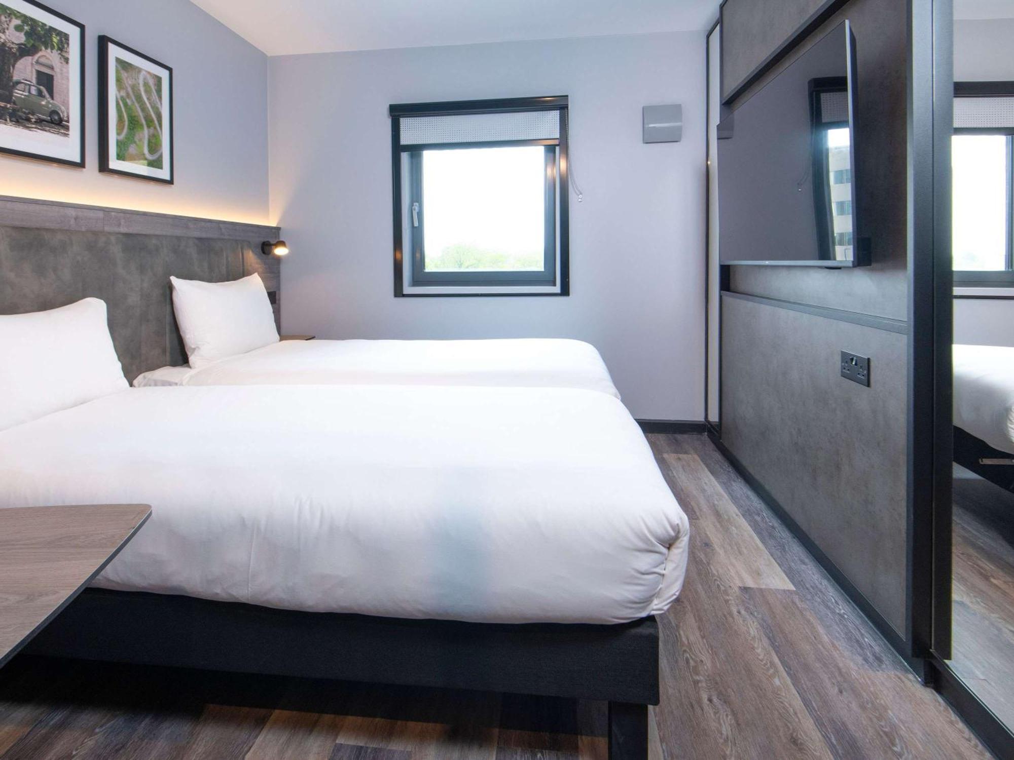 Ibis Styles London Gatwick Airport Crawley (West Sussex) Exterior foto
