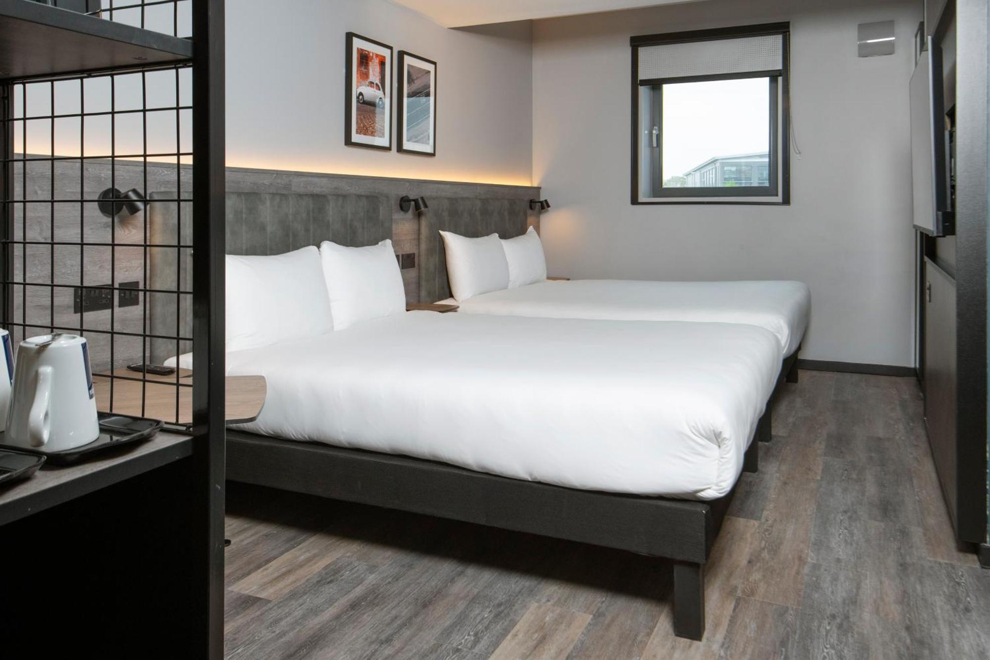 Ibis Styles London Gatwick Airport Crawley (West Sussex) Exterior foto