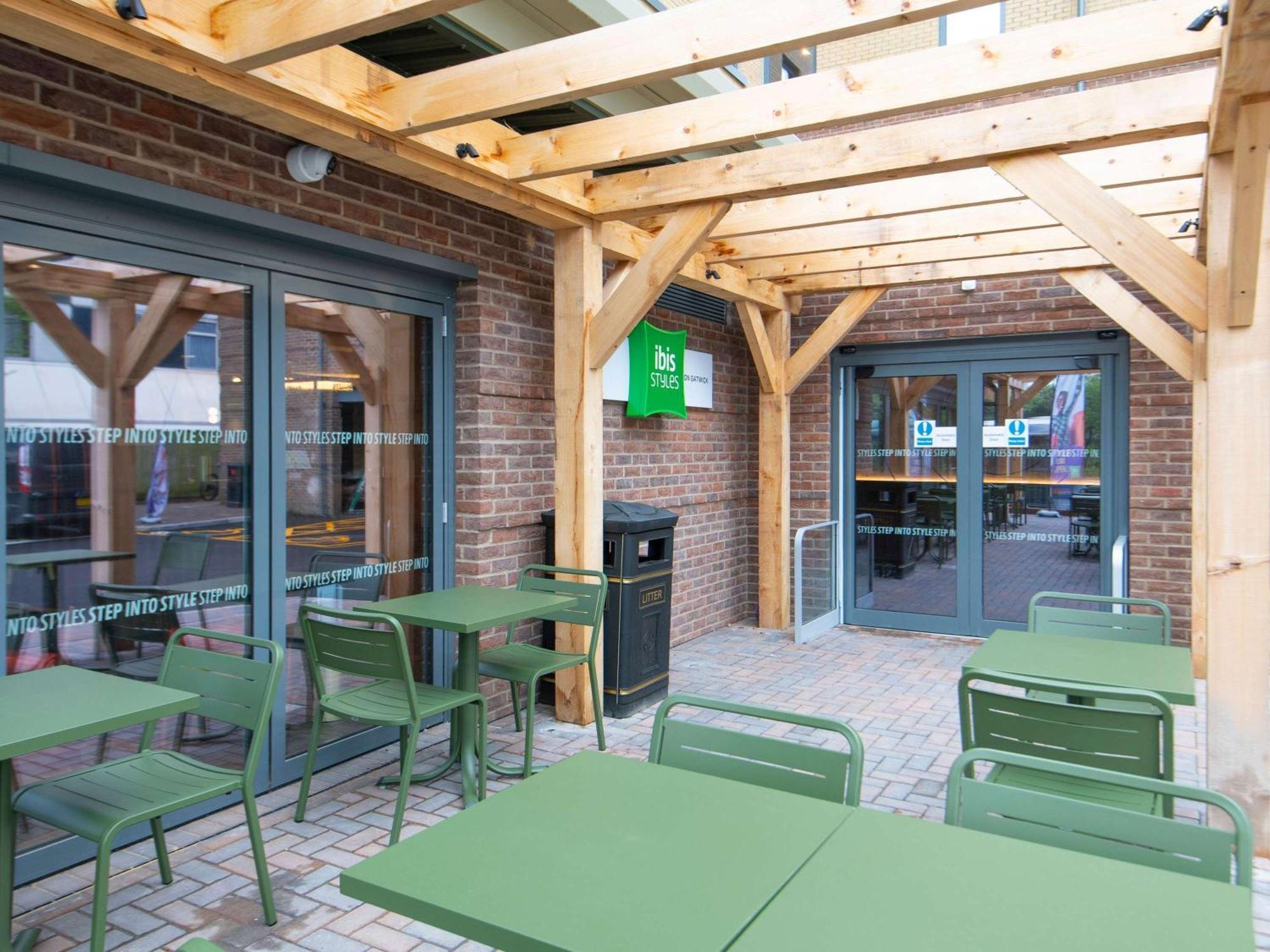 Ibis Styles London Gatwick Airport Crawley (West Sussex) Exterior foto