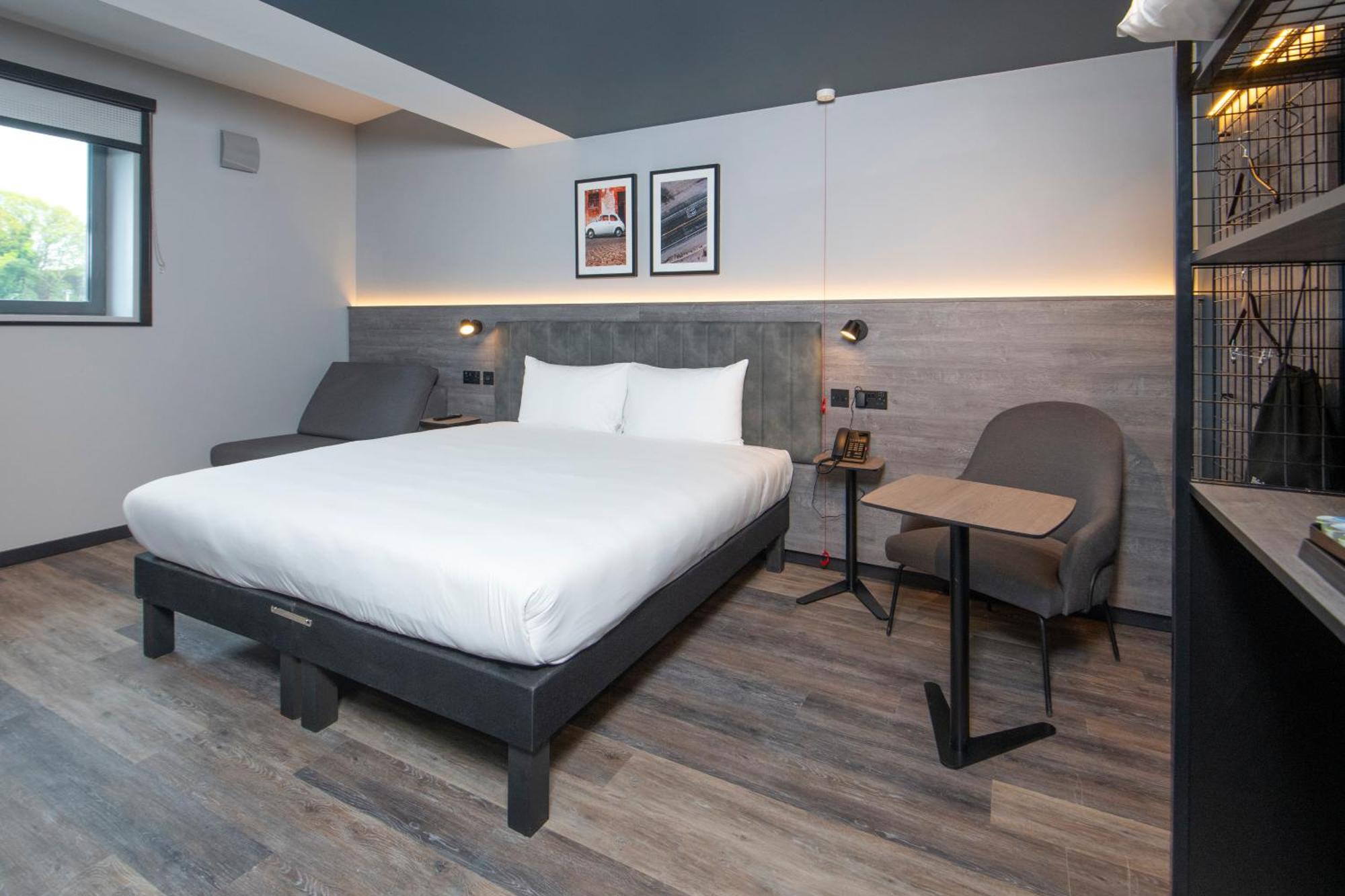 Ibis Styles London Gatwick Airport Crawley (West Sussex) Exterior foto